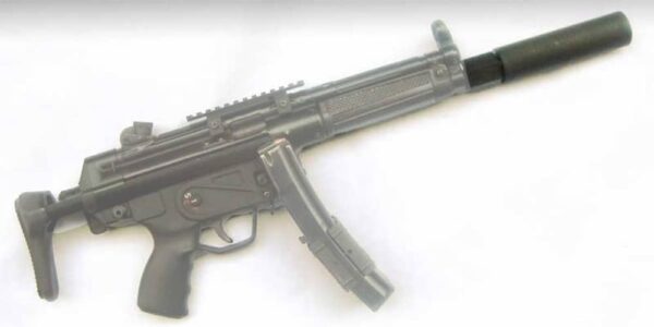 MP5 équipé avec un réducteur de son RDS Vortex