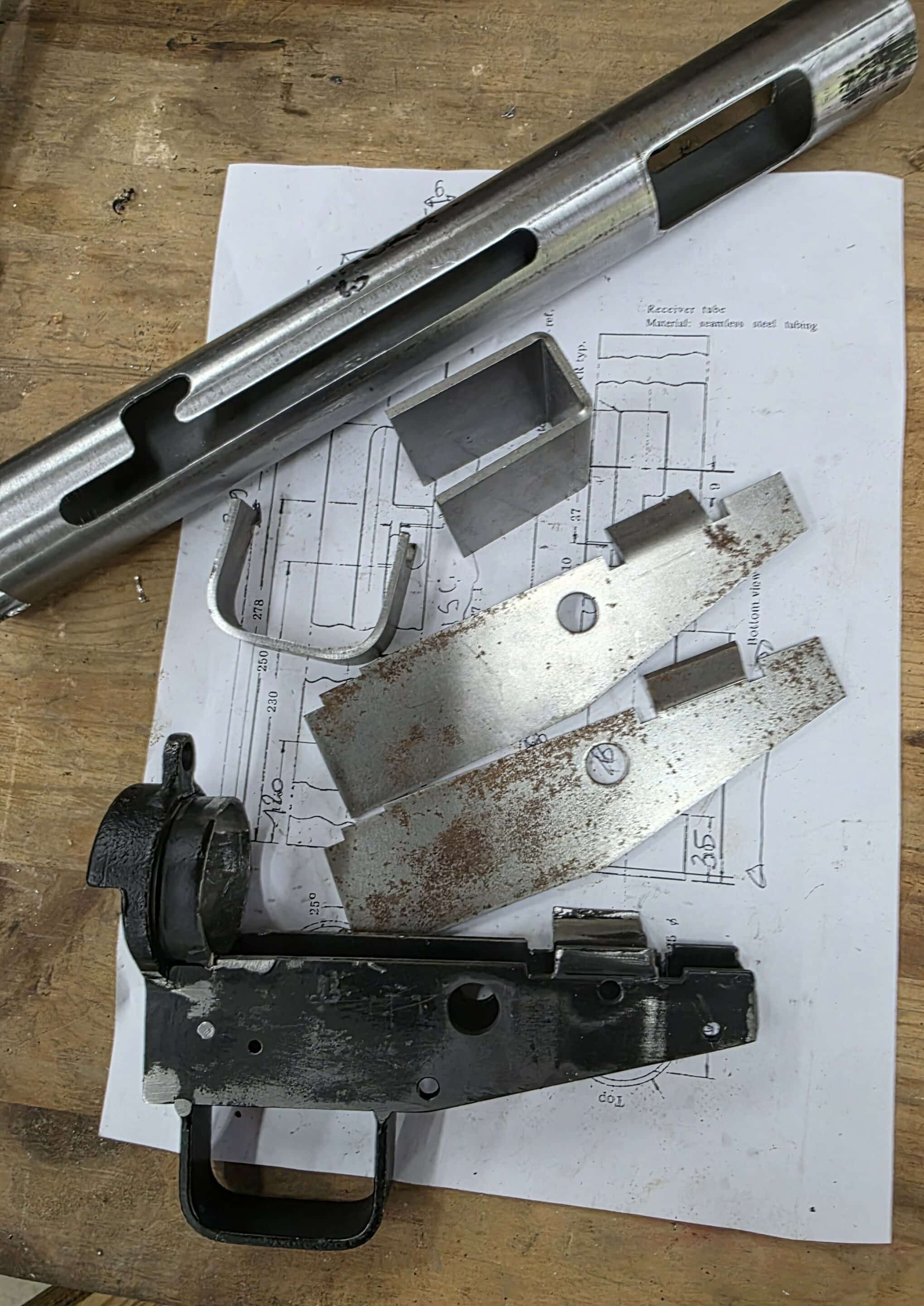 RA15 C ambidextre (détail sur le levier d'armement)